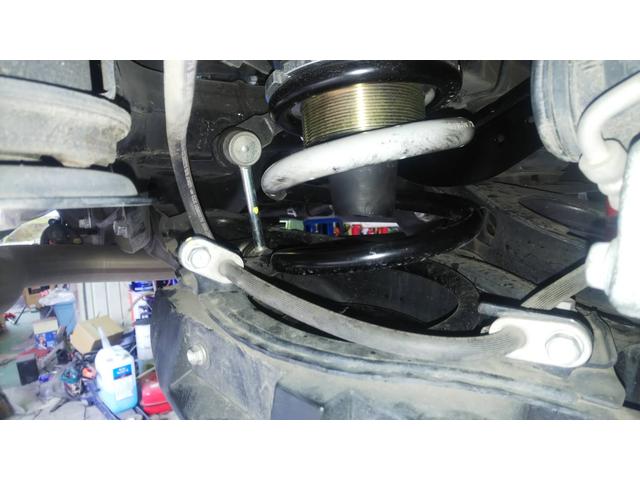 トヨタ アルファード リアアッパーアーム交換他｜グーネットピット