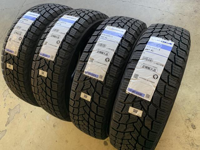 トヨタのコンパクトに！アクア純正！新品ミシュランスタッドレス付