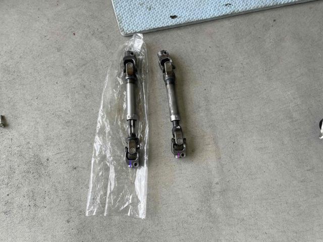 トヨタ プリウス ZVW30 走行時異音 インタミシャフト交換｜グーネット