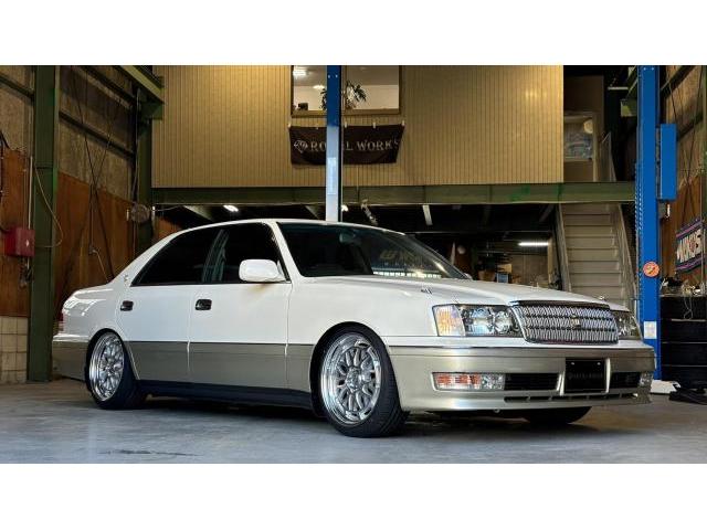 クラウン 車高調取り付け 豊明市 15クラウン 新品 車高調 18インチ