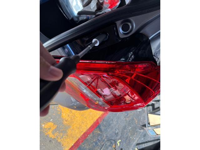 スズキ、スイフトスポーツ、社外テールランプ交換、熊本市北区清水亀井