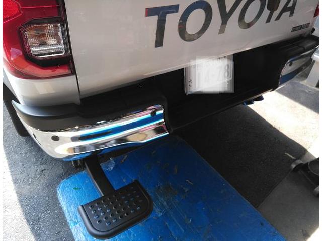 トヨタ、ハイラックス、リアステップ取り付け、熊本市北区清水亀井町