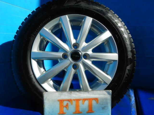 現行アクアやノートなどに装着できる15インチスタッドレスセット入庫