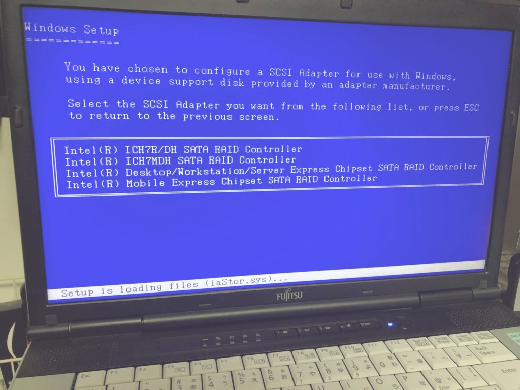 ノートパソコンにXPをインストールするにはフロッピーディスクが必須の