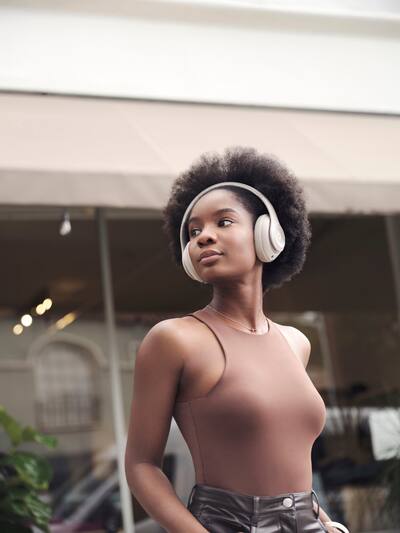 Beats Studio Pro Wireless Noise Cancelling Over the Ear Headphones