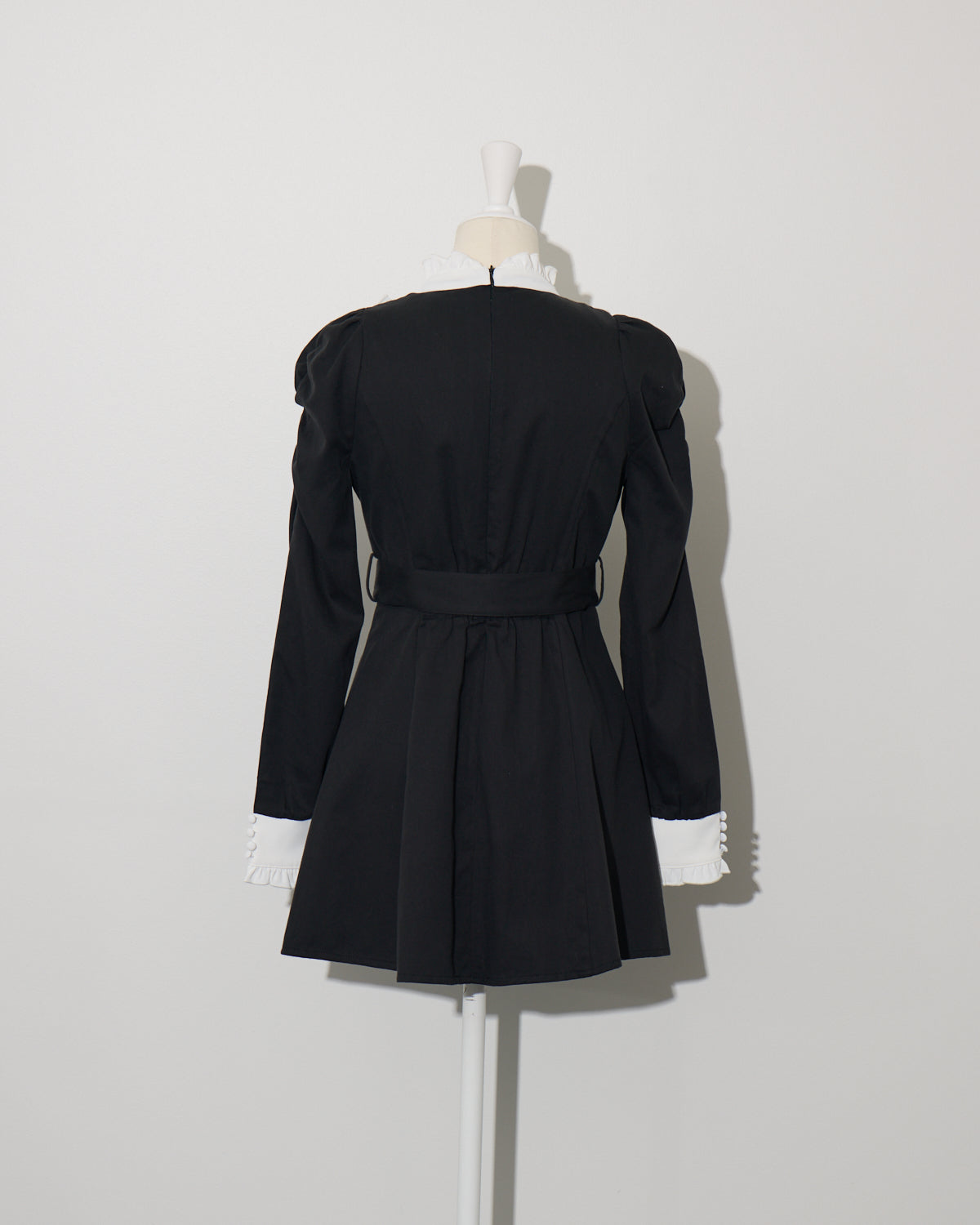 ヨークフリルベルト付きワンピース – pium