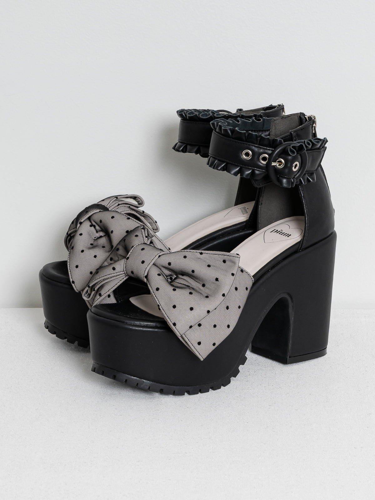 ボリュームリボンフリルベルトサンダル – pium