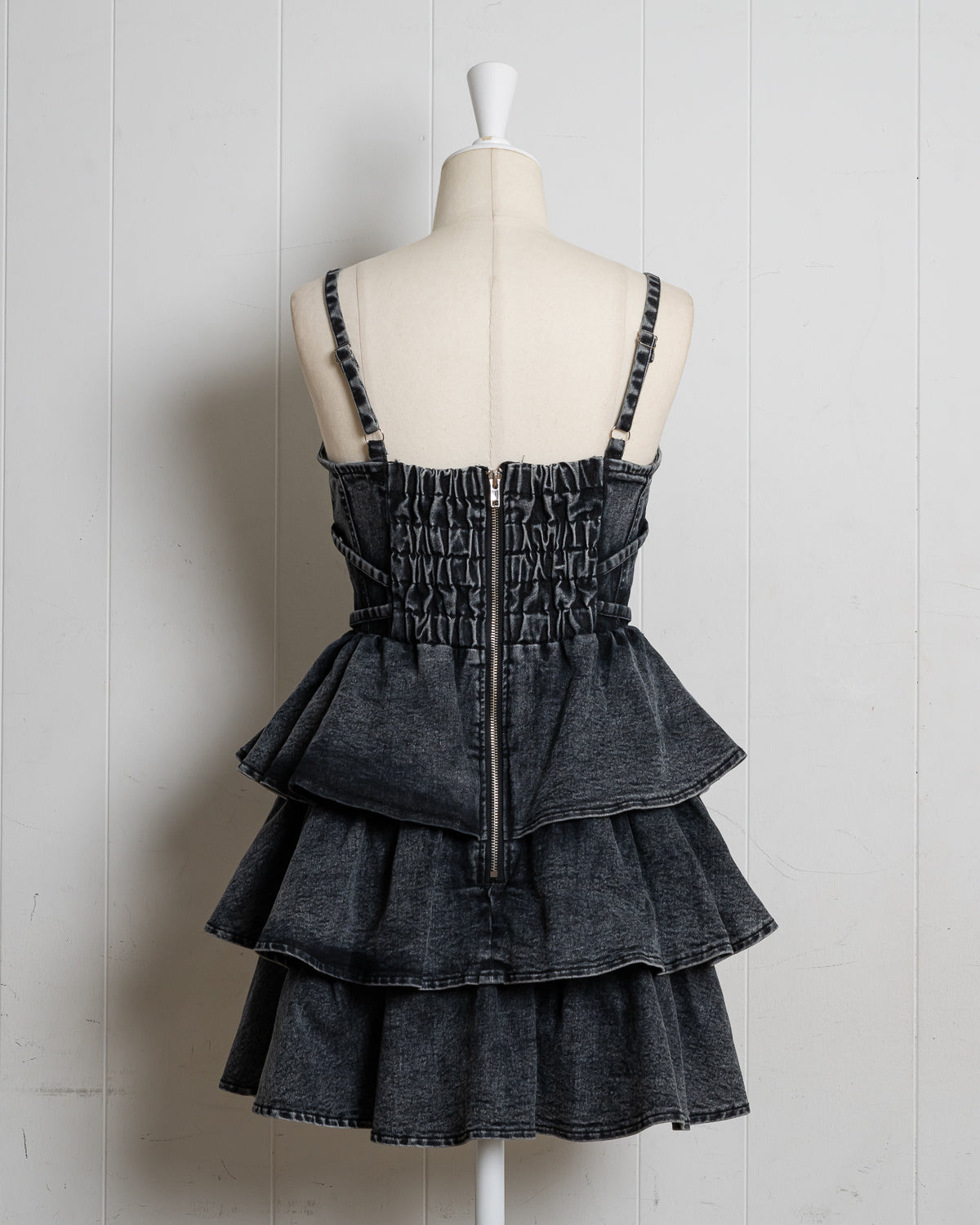 フロントホックティアードジャンパースカート – pium