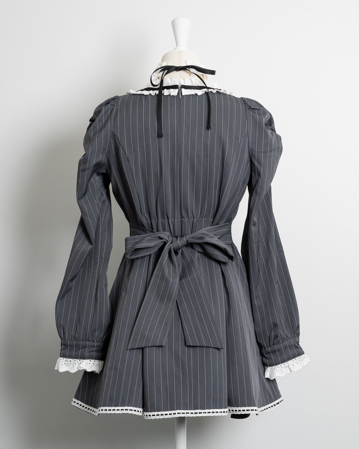 チョーカー付きコットンフリル長袖ワンピース – pium