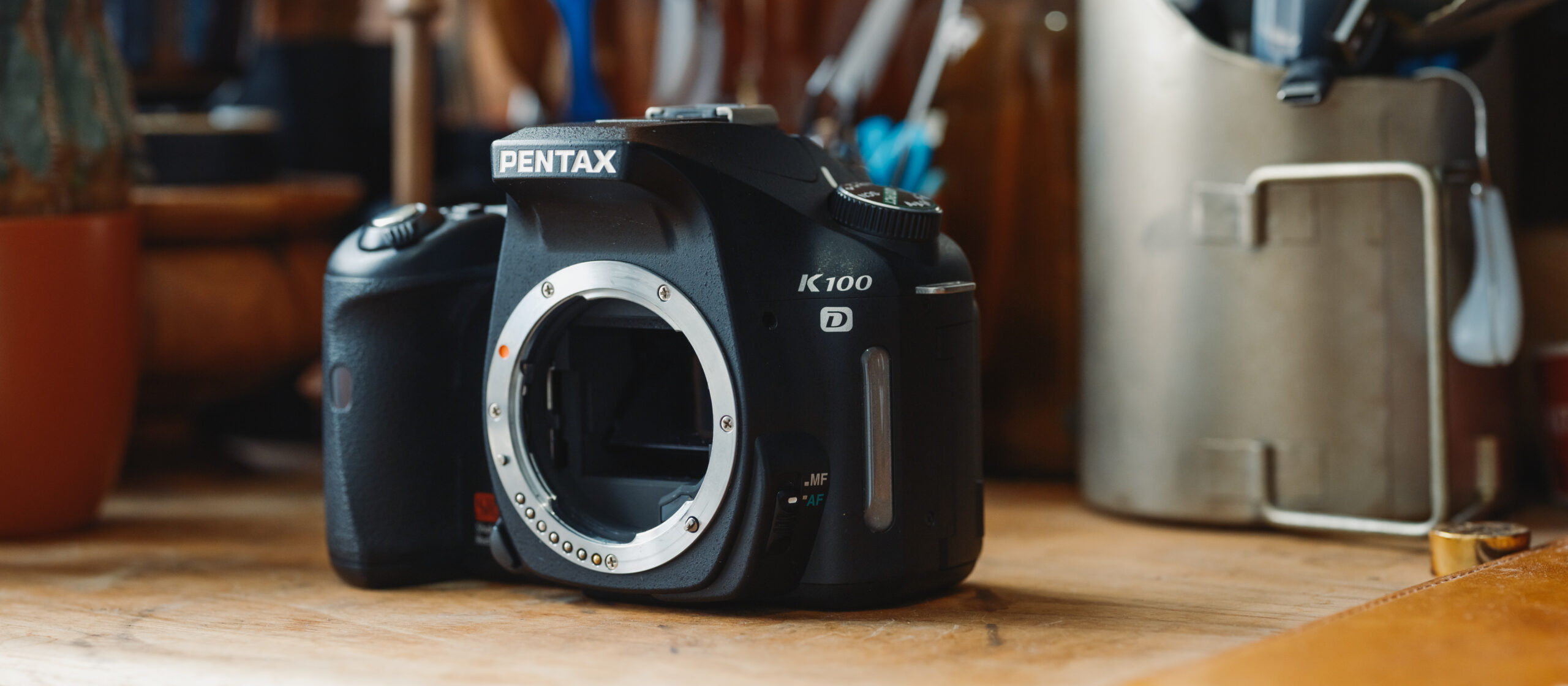 今だからこその一眼レフ。PENTAX “K100D”レビュー | NocTone