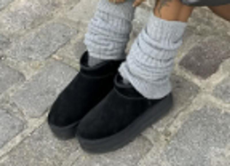 UGG W CLASSIC ULTRA MINI PLATFORM BLACK（アグ クラッシック