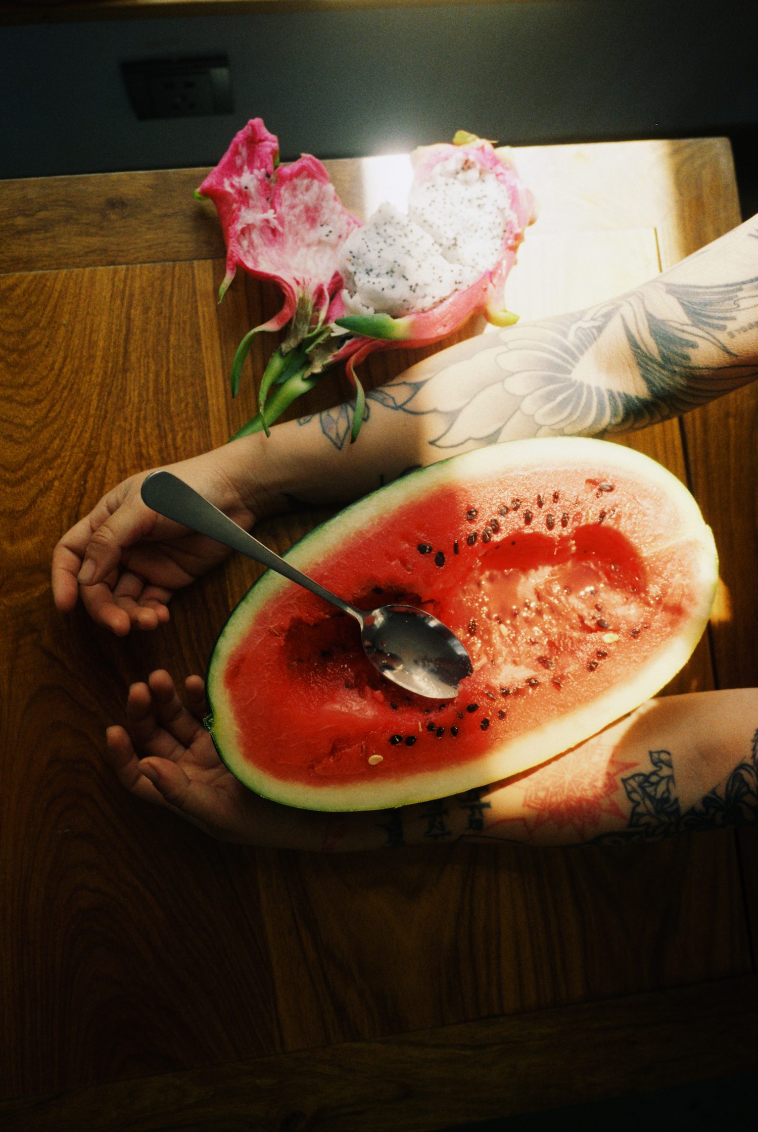 Flowers and Fruit - Photographs by Lin Zhipeng (No. 233) | Book