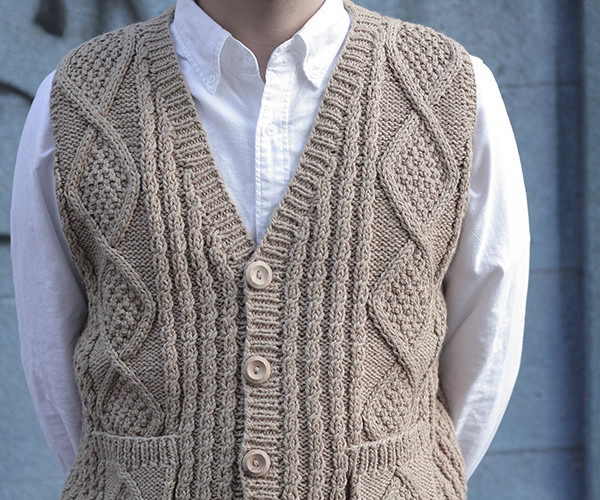 INVERALLAN 9H Vネックベスト. | andPheb Staff Blog