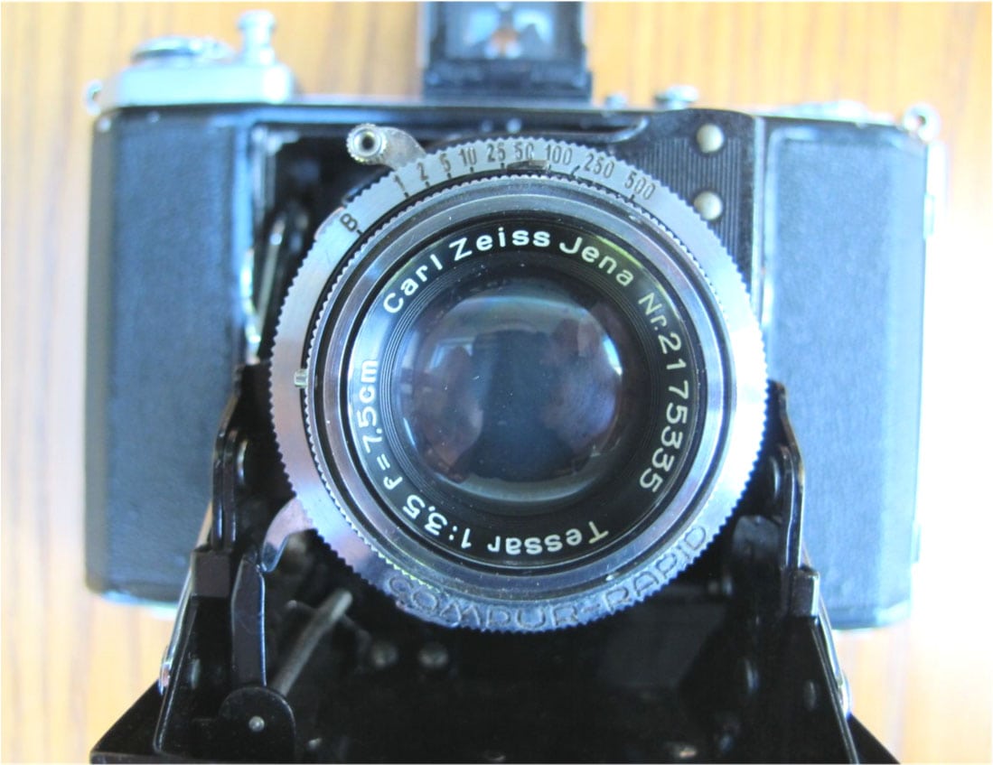 The Ikonta 521/16—its Predecessor and Successors