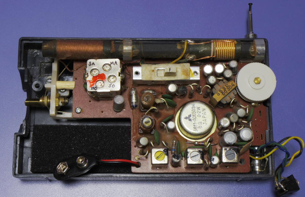 古い三菱製のラジオを修理したら衝撃の故障原因だった: やってみよう！