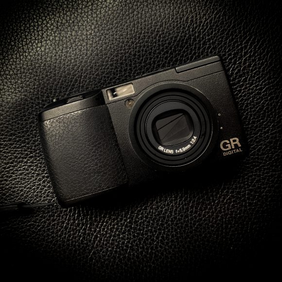 初代GRデジタルは今でも全然使える！旧いカメラを見直そう