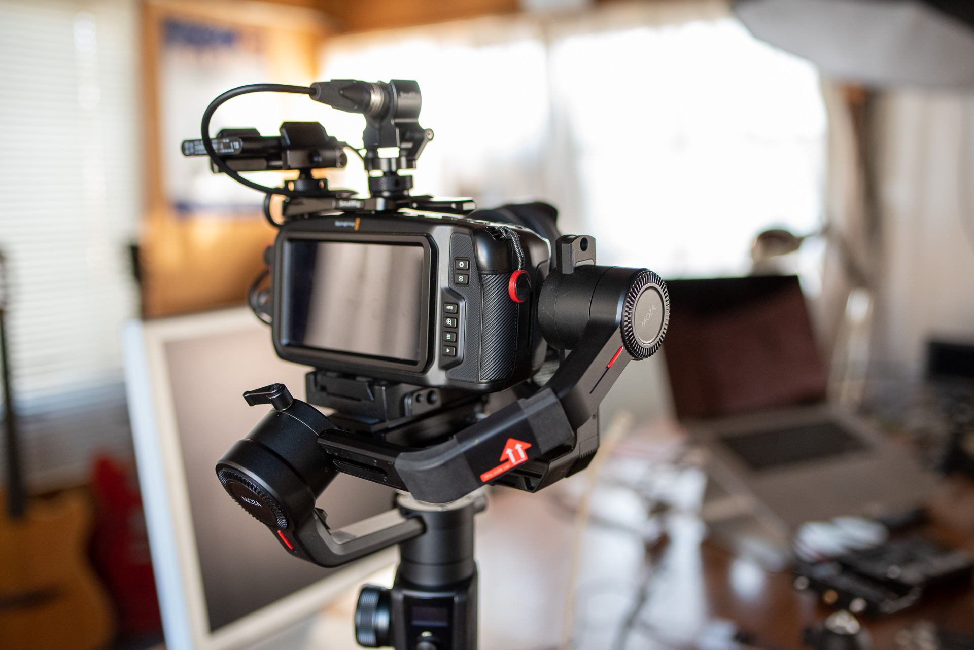 シネマカメラの魅力・BMPCC4KによるREW撮影の魅力について考える