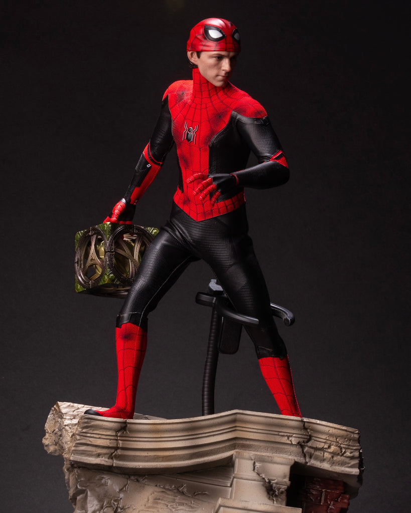 Hot toys MMS625 Spiderman No Way Home Spiderman Battling Version