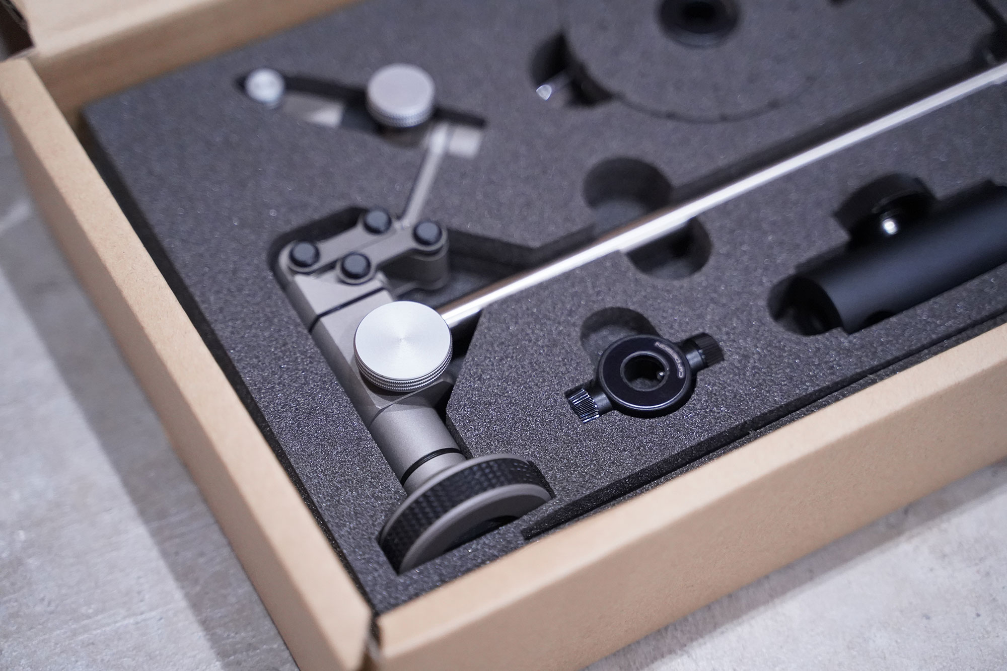 C&F DESIGN “Reference Pedestal Fly Tying Vise” | PORTAL(ポータル)