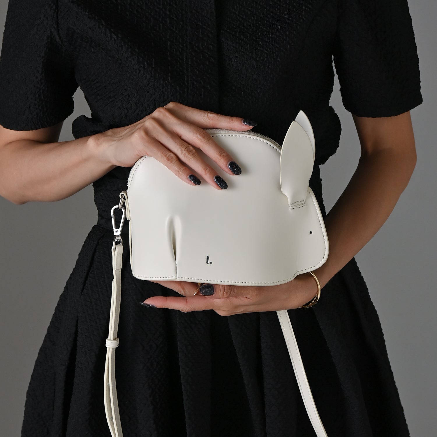 Usagi leather pouch shoulder bag – pourL-onlinestore