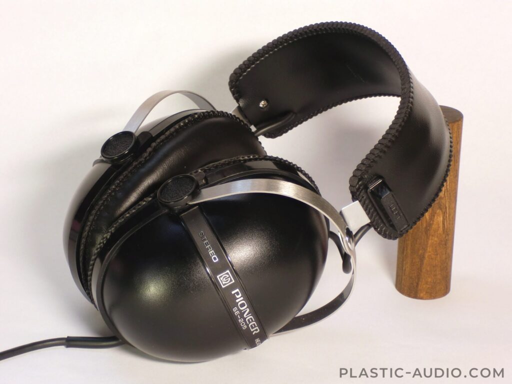 Pioneer SE-205の修理・レビュー：かなりカマボコサウンド。 | Plastic