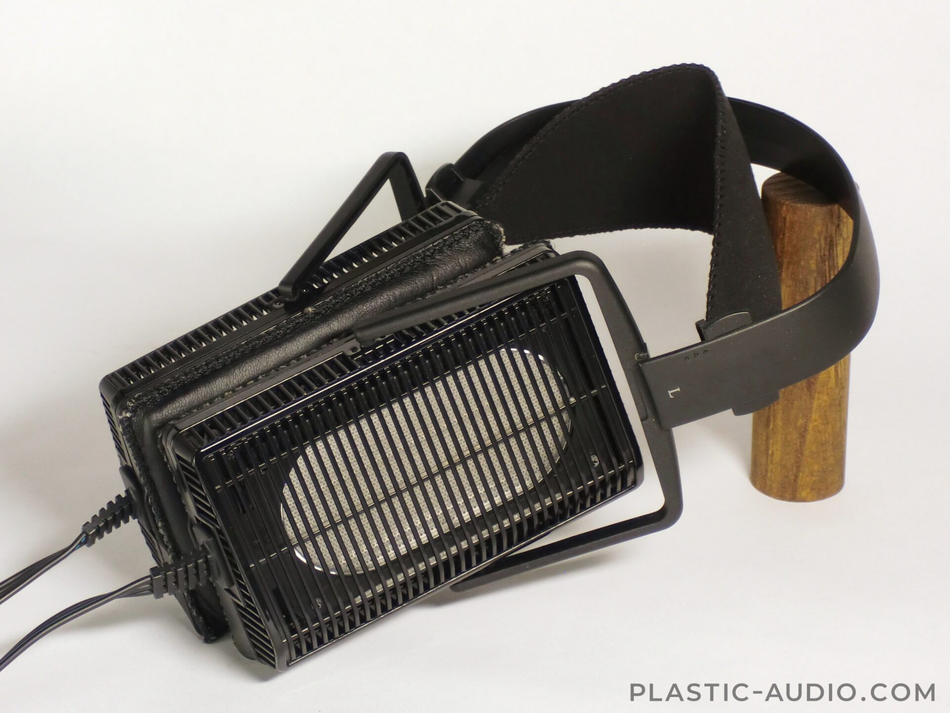 STAX SRS-3100のレビュー：不自然なほど自然な音。 | Plastic Audio