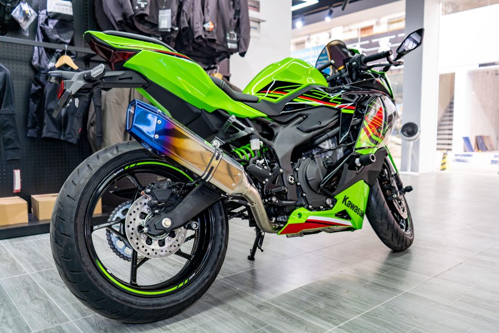 WEBIKE率先揭开神秘面纱！Kawasaki ZX-4RR实车开箱介绍