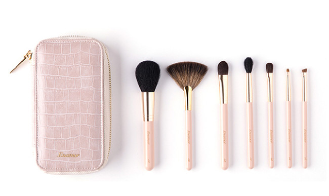 戸田恵梨香風メイクでお馴染みの美容系YouTuber「かじえり」が立ち上げ