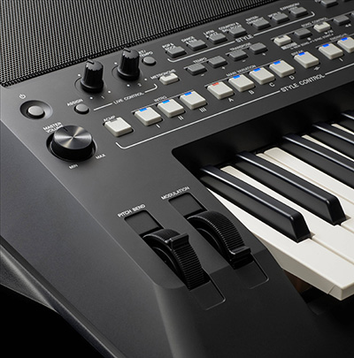 本格的なキーボード演奏から楽曲制作まで 迫力のサウンドと奏者の感性