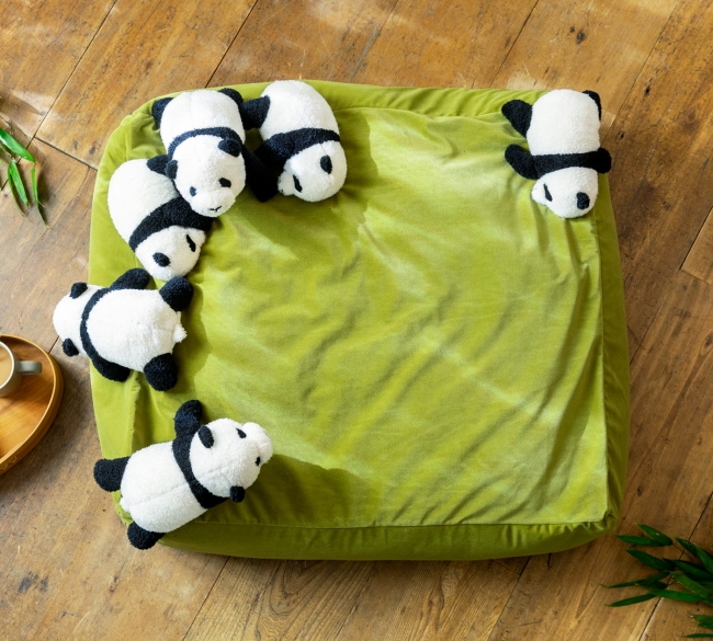 赤ちゃんパンダと好きなだけふれあえる！ パンダまみれの布団収納