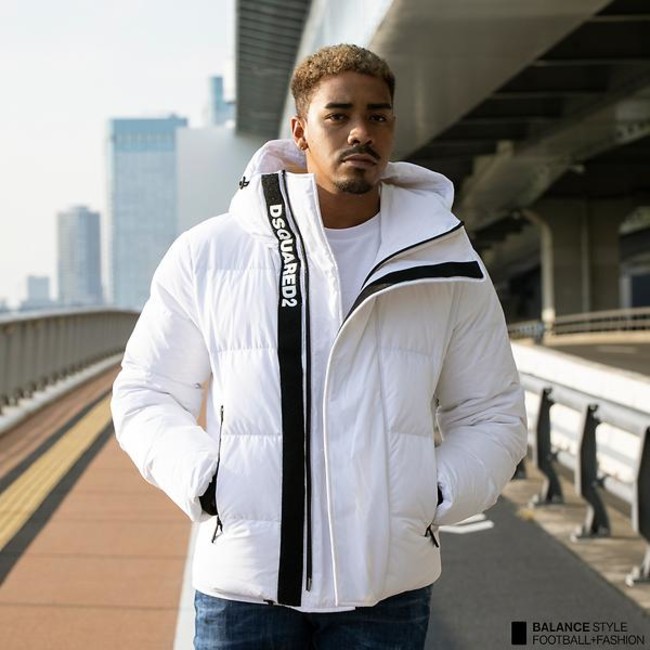 サッカー選手が愛用する「ディースクエアード（DSQUARED2）」から白