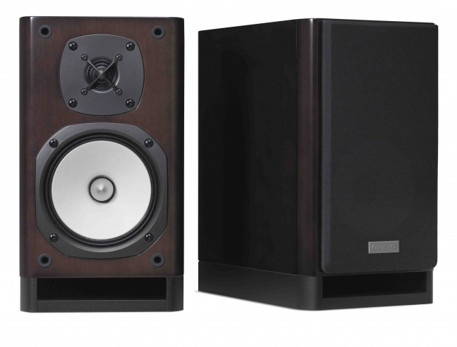 多彩な再生機能と高品位な再生を実現するハイレゾ対応のCD/SD/USB