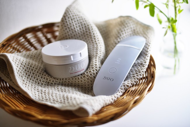 エイジングスキンケア*¹ブランド『DUO』より初の美顔器が登場！黒ずみ