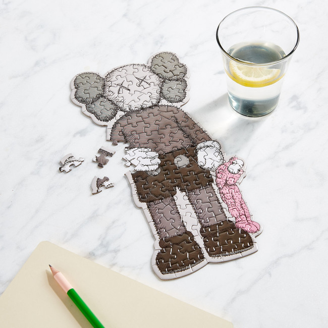 MoMA Design Store】MoMA限定のKAWSパズルや、グッドデザインな