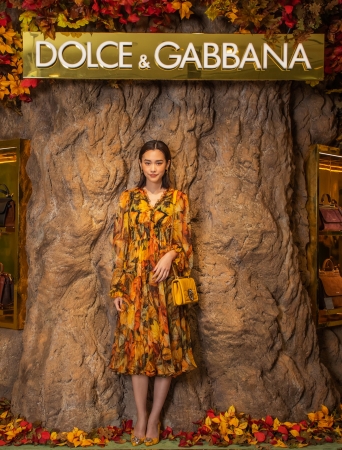 桐谷美玲が日本限定ドレスを着用して登場！ドルチェ＆ガッバーナが