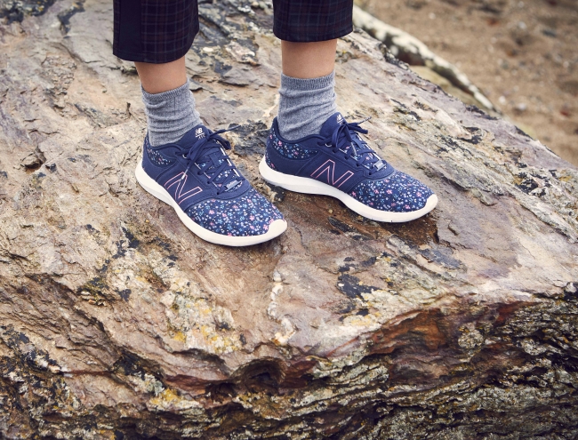 ニューバランス×キャス キッドソン」コラボレーション キャス