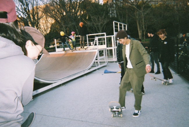 ワークウェアスーツ発祥「YZO/ワイゾー」が3月8日（金）より、ABAHOUSE