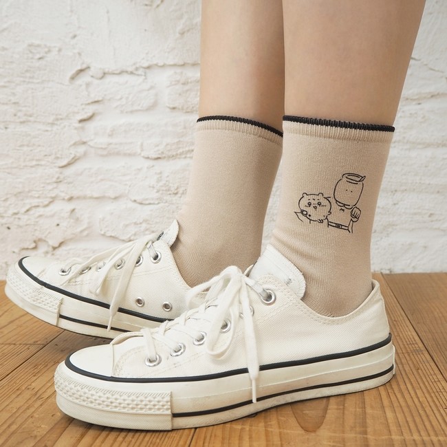 第2弾「ちいかわ」オリジナルデザインソックスが靴下屋から登場