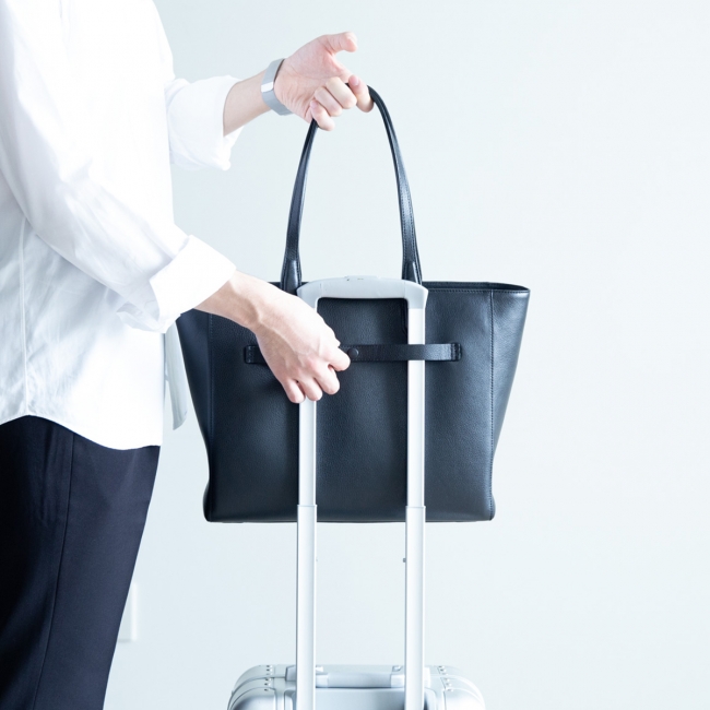 objcts.ioがバックパックシリーズ以来初となる新型「Smart Tote」と