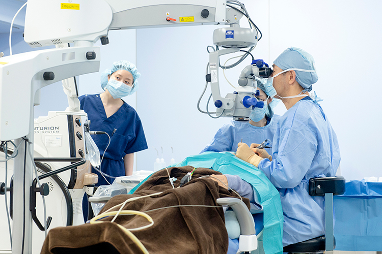 白内障手術の精度向上が期待できる フェムトセカンドレーザーとは
