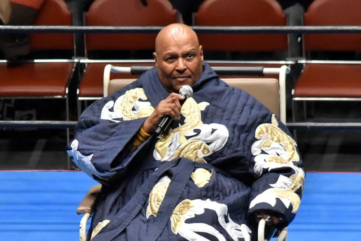 レジェンド外国人レスラー伝】フォークを手に相手を刺し続けた“黒い