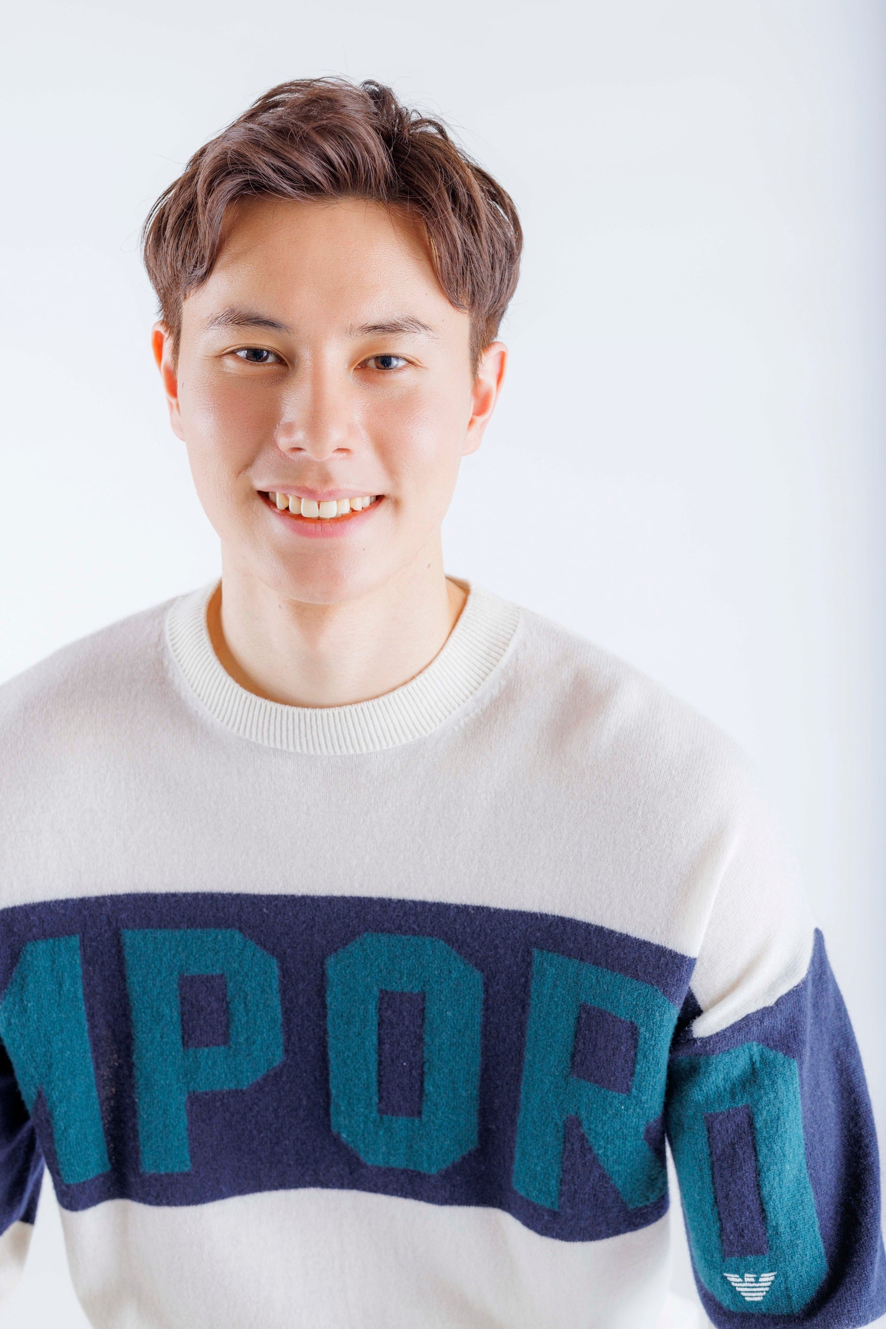 バレーボール界のニューヒーロー、髙橋藍が初めてのフォトエッセイ『髙