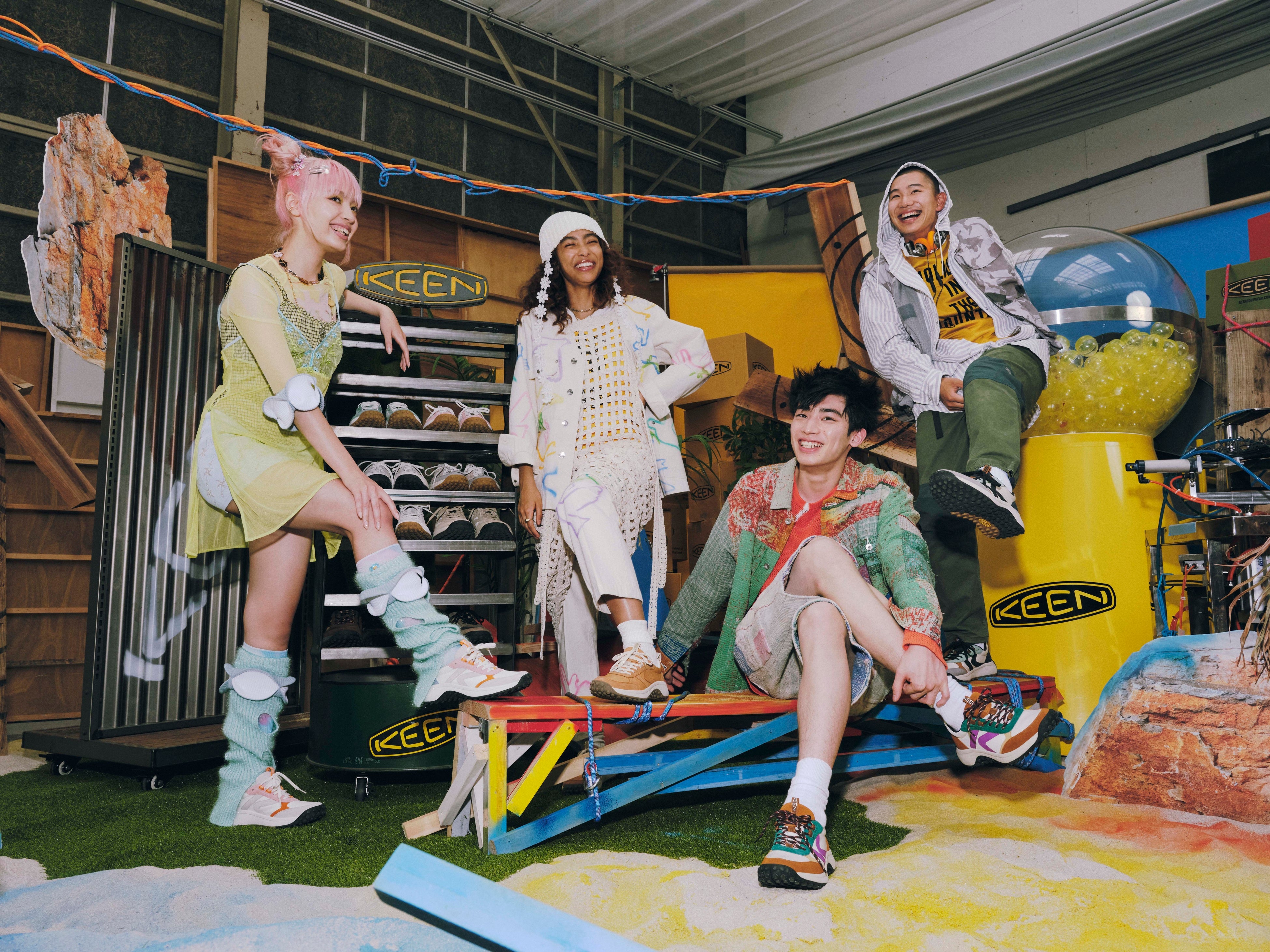 KEENからアーカイブのトレイルシューズを現代の日常スタイルに再構築