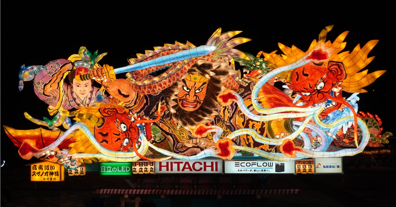 青森ねぶた祭において、EcoFlowのソーラーパネルとポータブル蓄電池を