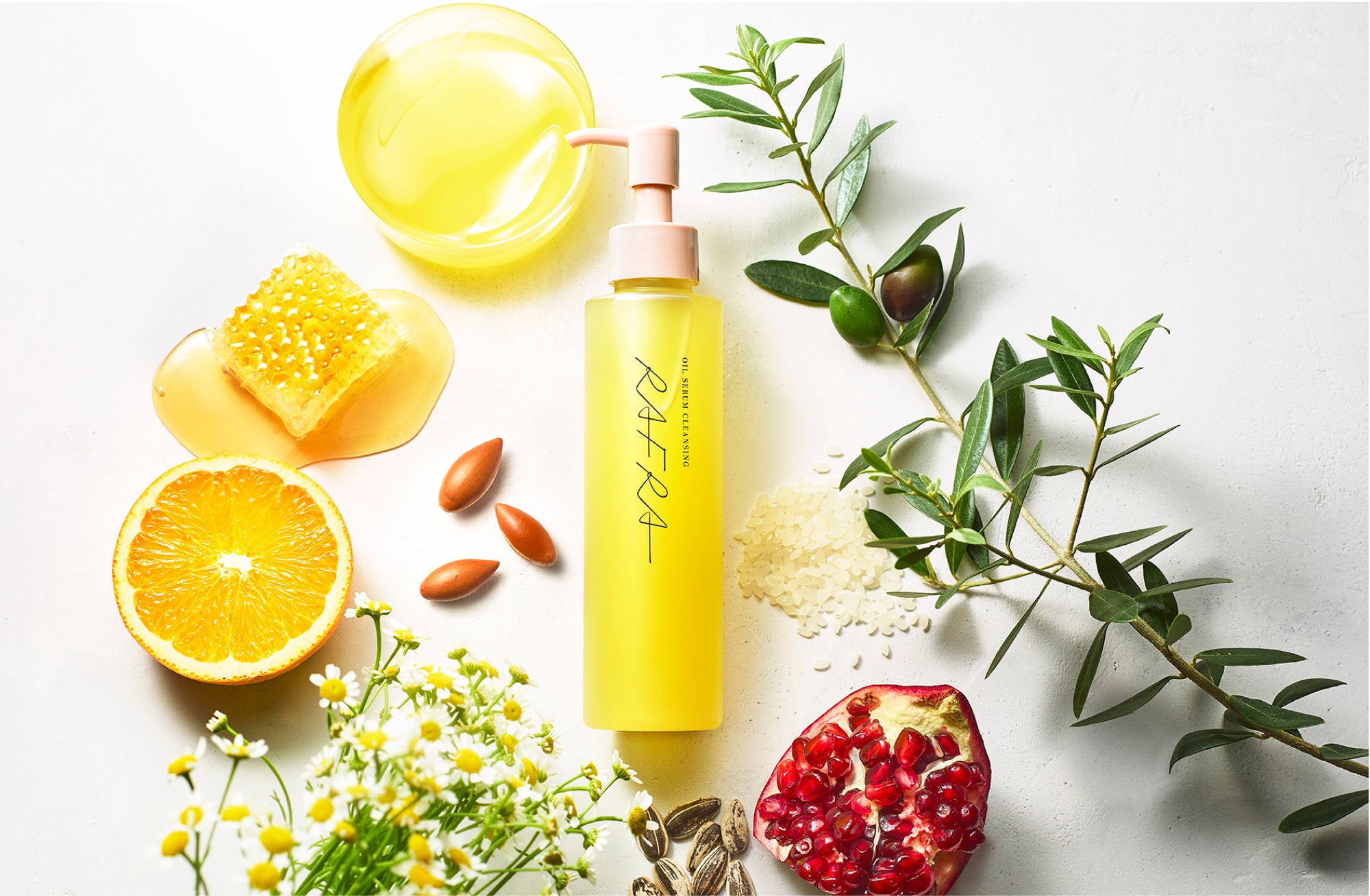 オイル×バームのいいとこどり！しっかり落として、しっとり潤う“美容液