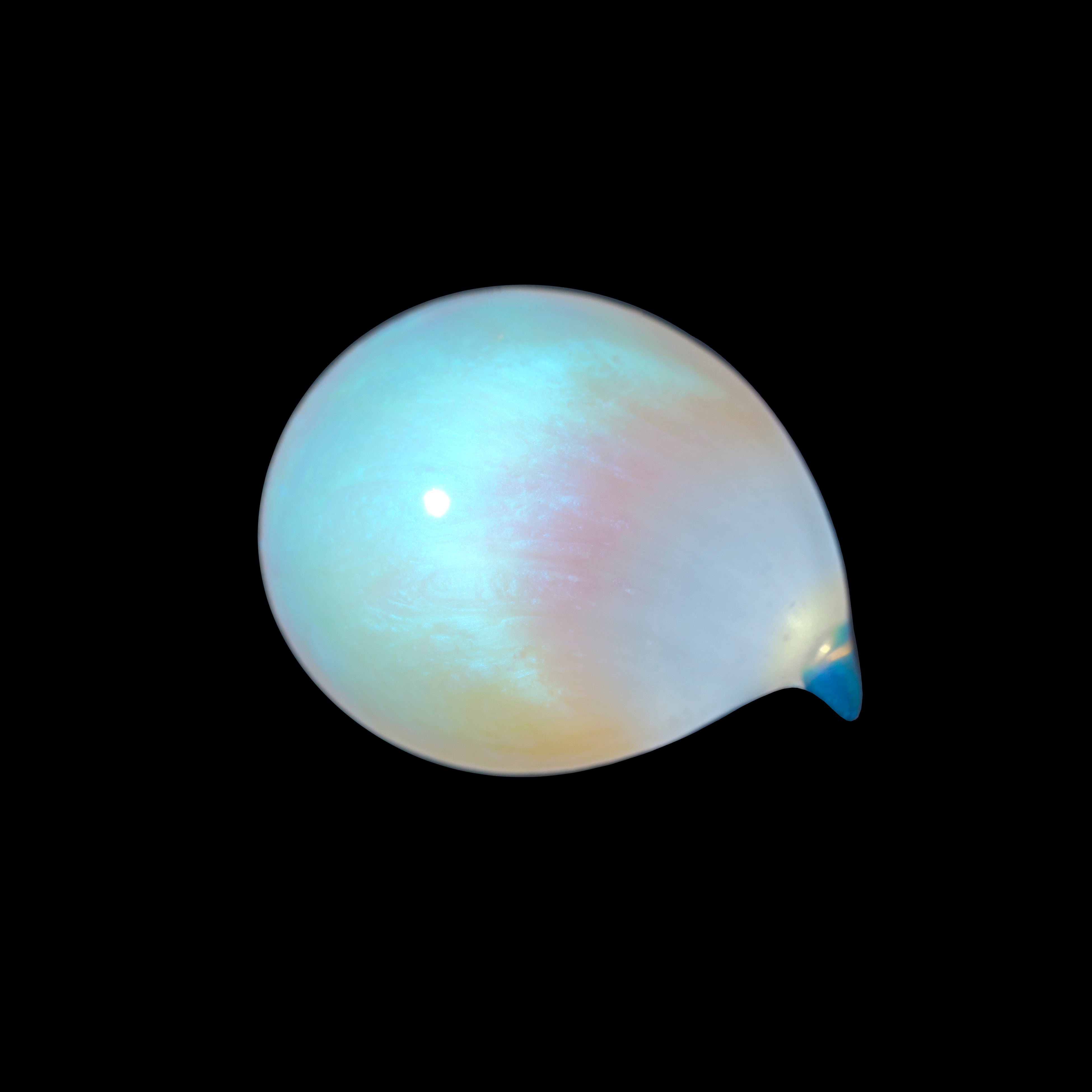 オーロラのように輝くエッセンスで翌朝、際立つ肌印象へ 「ミキモト