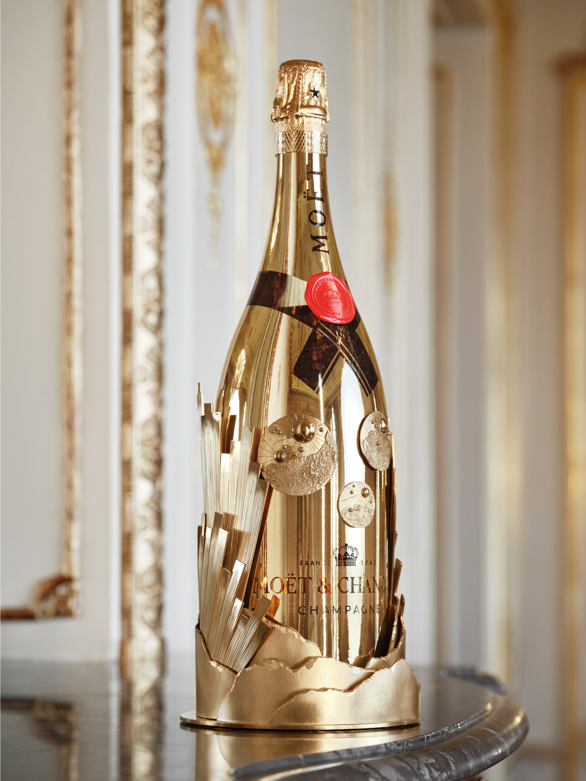 世界にたった3本！真鍮のモエ・エ・シャンドン 2022年12月、日本で初