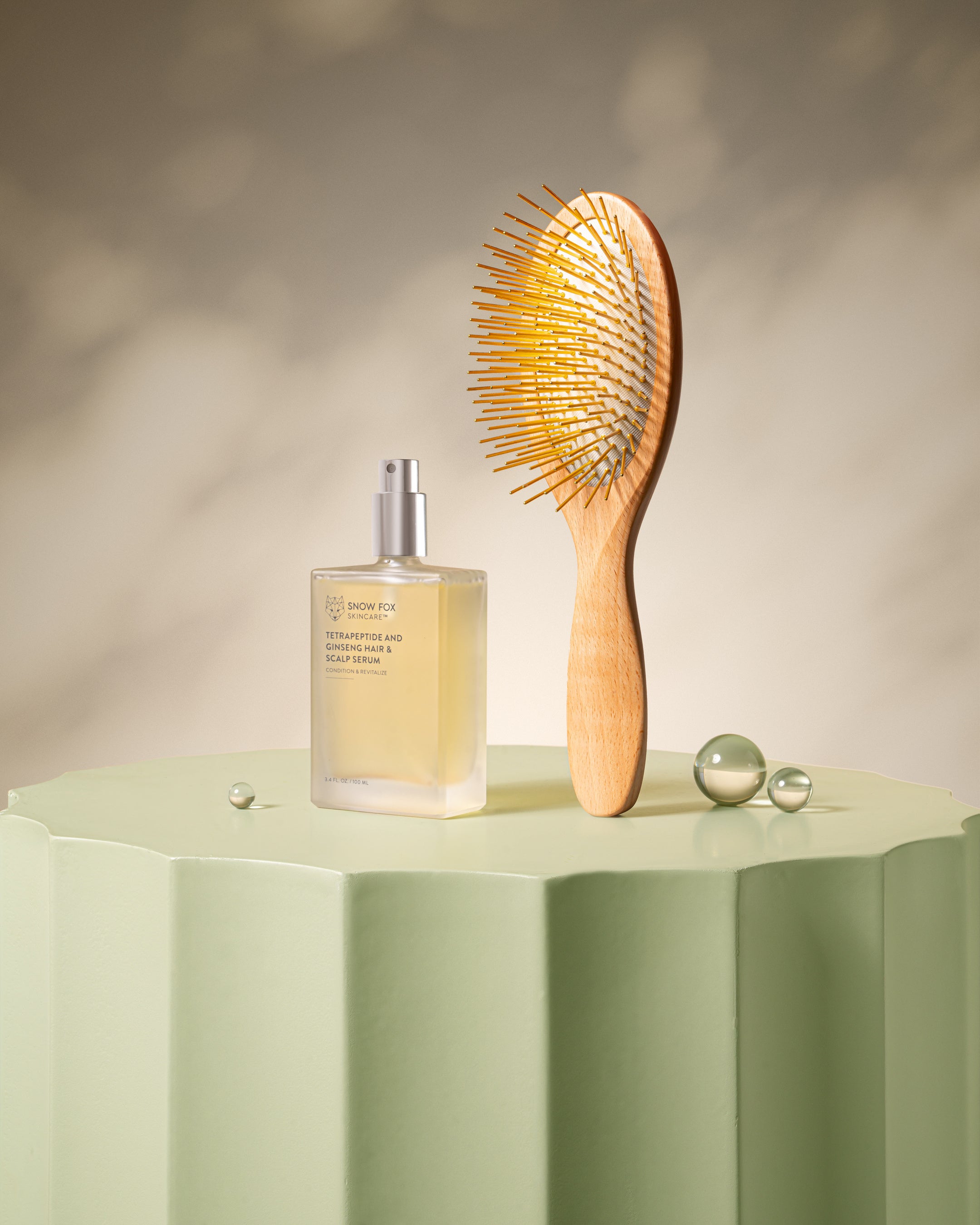 伝統と革新の融合・話題の24KG プレミアム スカルプ カッサ ヘアブラシ