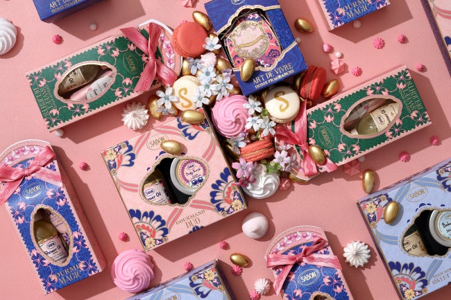 人気のコフレや限定キットが多数登場。甘いぬくもりに満ちたホリデー