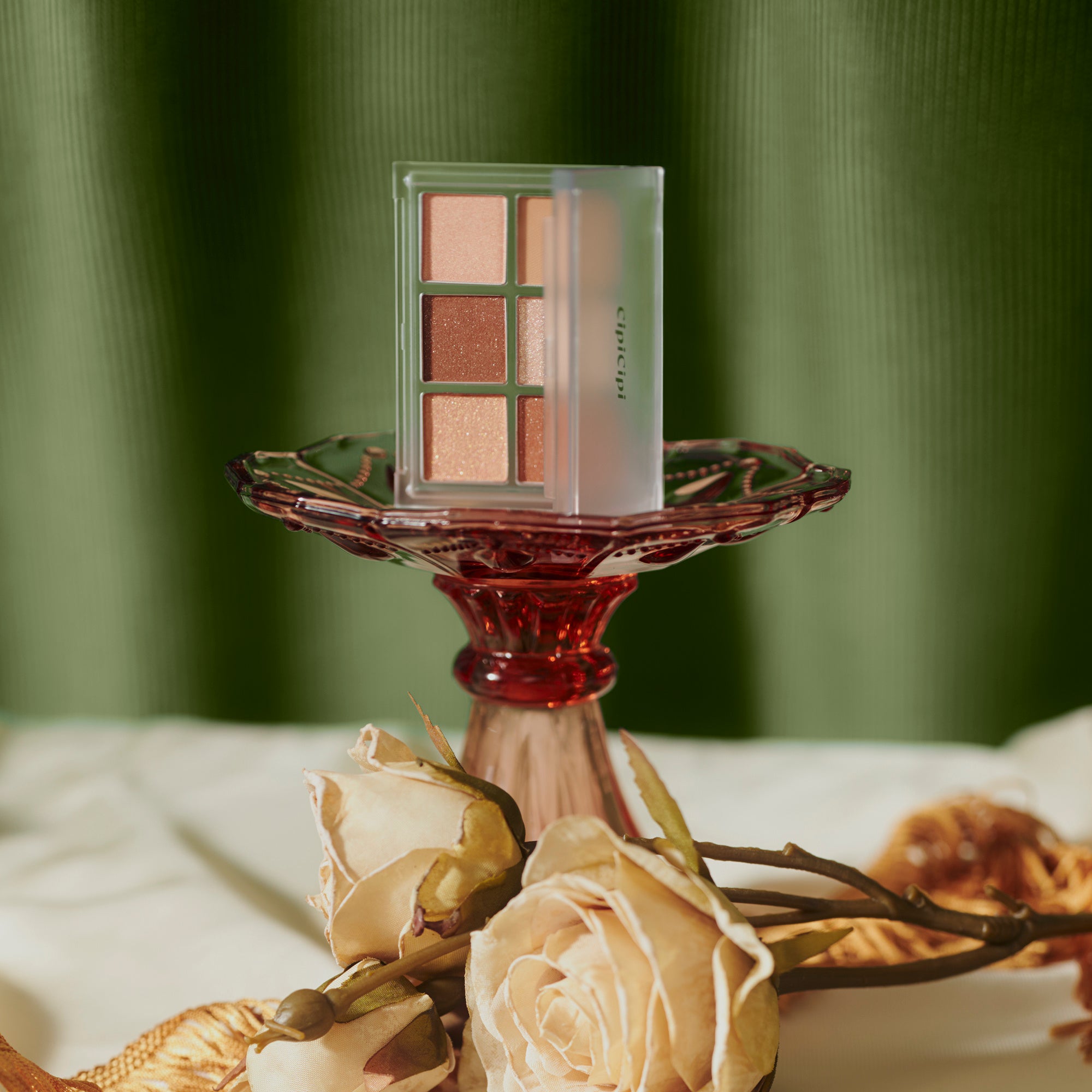 CipiCipi＜シピシピ＞より手のひらサイズの6色アイシャドウパレット新